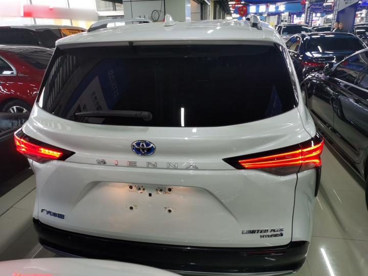 Sienna 2021 2.5L Hybrid Supreme photo 3