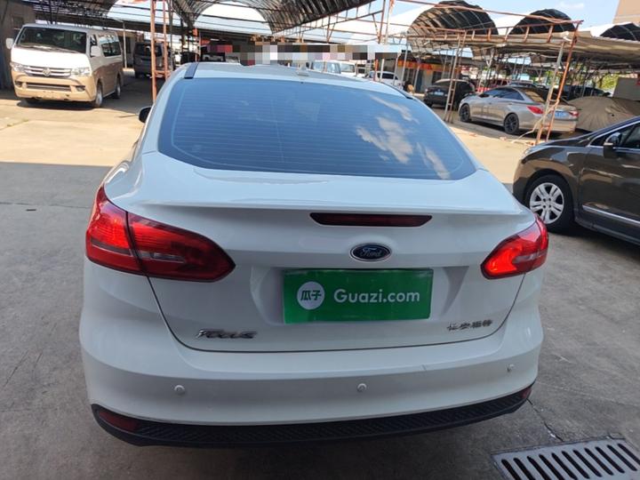 Focus 2015 Sedan 1.6L AT Comfort photo 3