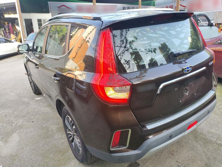 Vision X6 2016 1.8L MT Premium photo 4