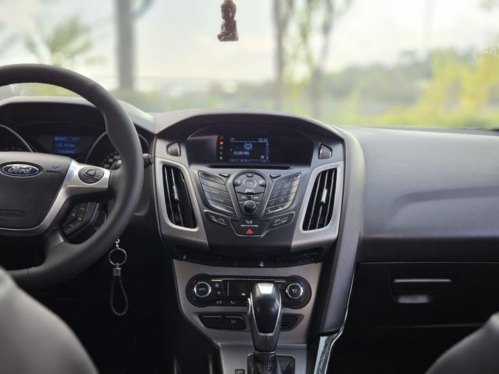 Focus 2012 Hatchback 1.6L AT photo 5