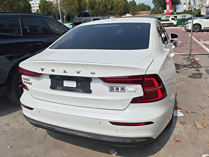 S60 EV 2023 T8 AWD Long Range Luxury photo 3