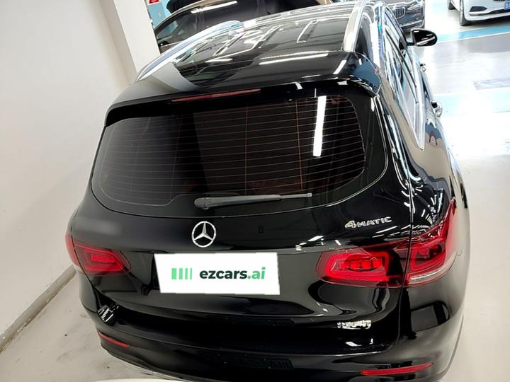GLC 2022 Facelift GLC 260 L 4MATIC Luxury photo 3