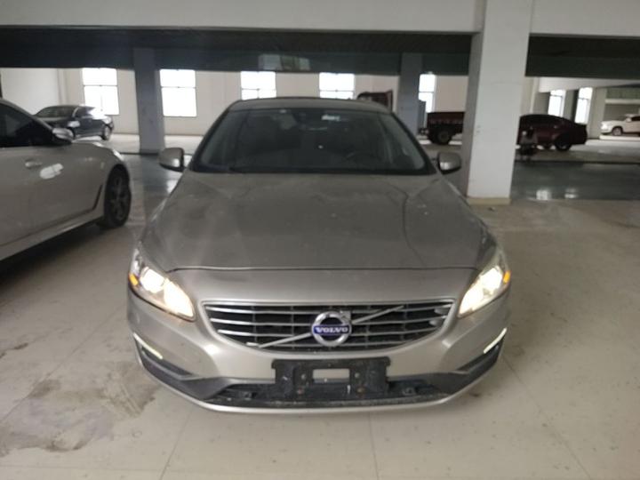 S60 2015 S60L T5 photo 2