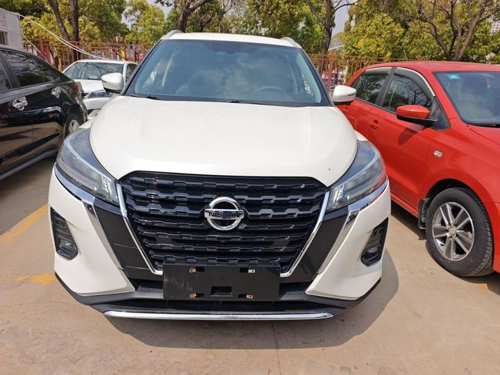 2022 1.5L CVT XV Luxury photo 2