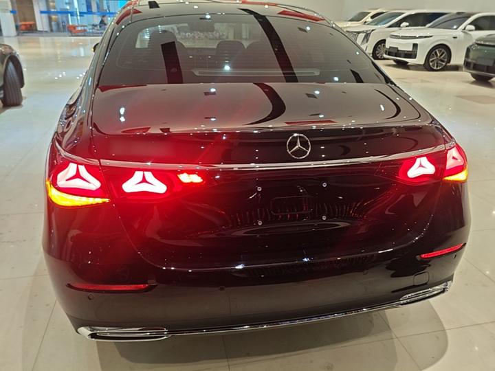 E-Class 2024 E 300 L Luxury photo 3