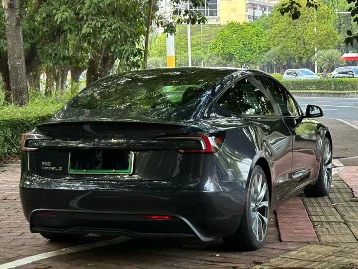 Model 3 2023 RWD photo 6
