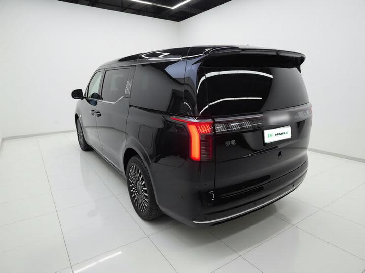 009 2024 6-Seater Executive AWD 108kWh photo 4