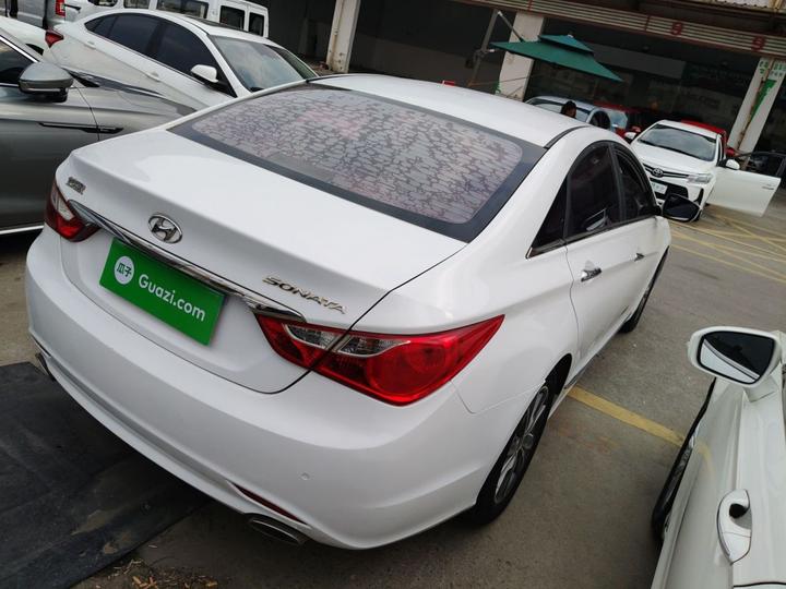 Sonata 2015 Classic 2.0L AT Luxury photo 4