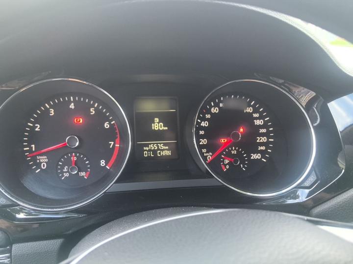 Sagitar 2015 230TSI AT Comfort photo 4