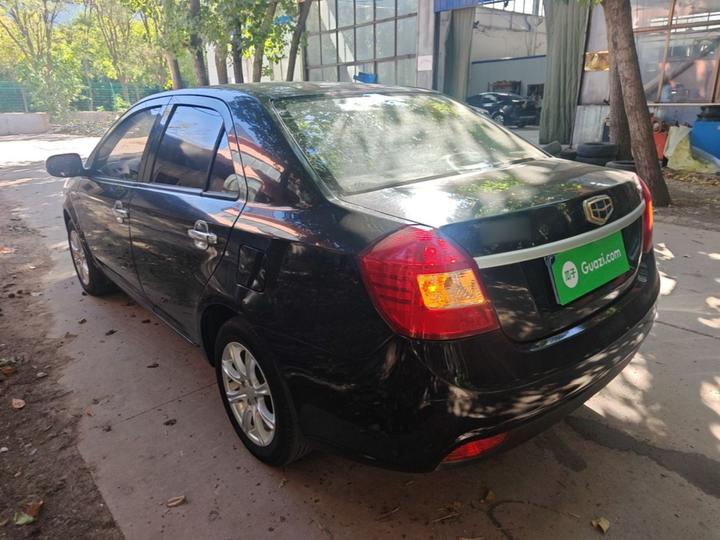2015 Sedan 1.5L MT photo 4