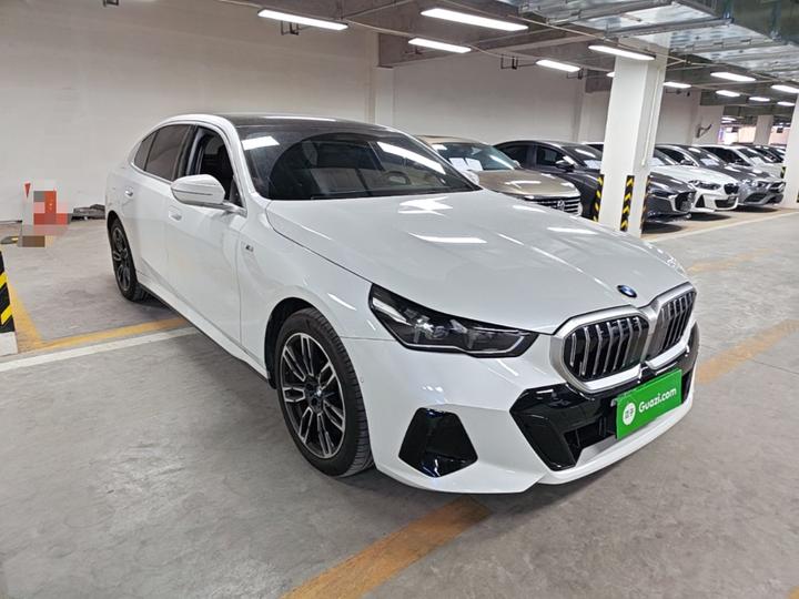 5 Series 2025 525Li M Sport Package photo 3