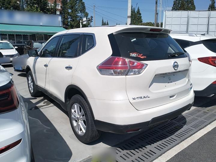 X-Trail 2014 2.0L CVT Comfort 2WD photo 4