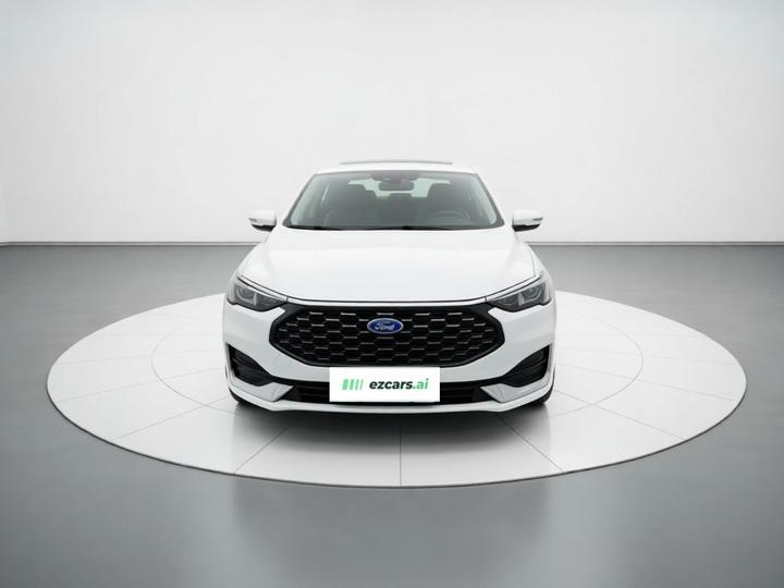 Escort 2021 1.5L AT photo 2