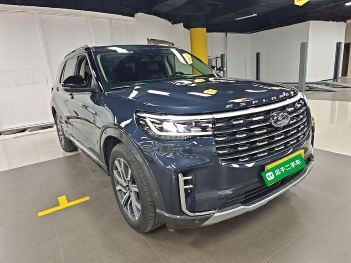 Explorer 2023 EcoBoost 285 AWD Titanium 7-Seater photo 3