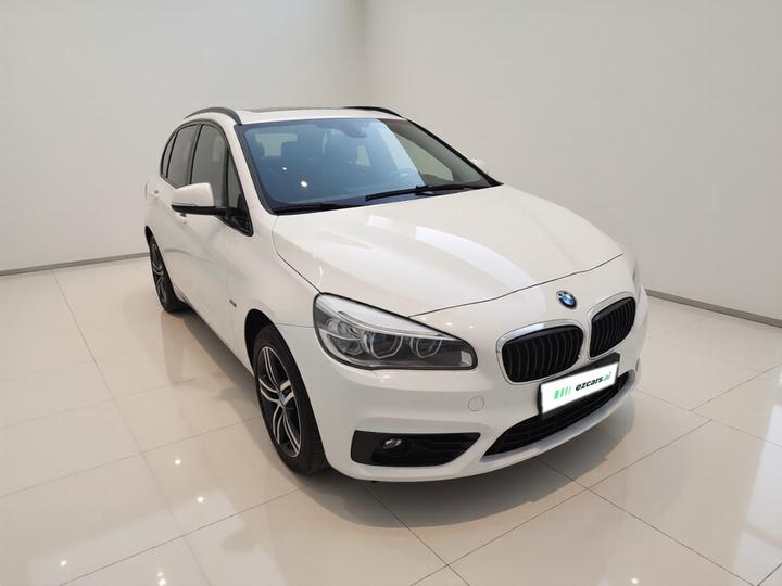 2 Series Wagon 2016 218i Sport Design Package photo 3