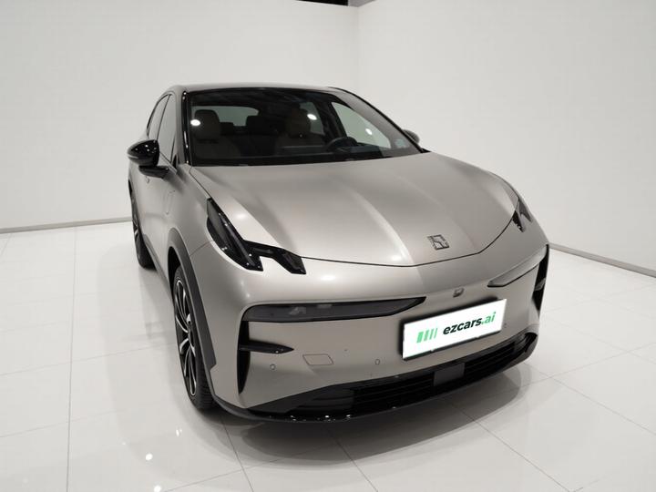 X 2026 Max 5-Seater photo 3