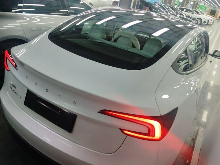 Model 3 2023 RWD photo 4