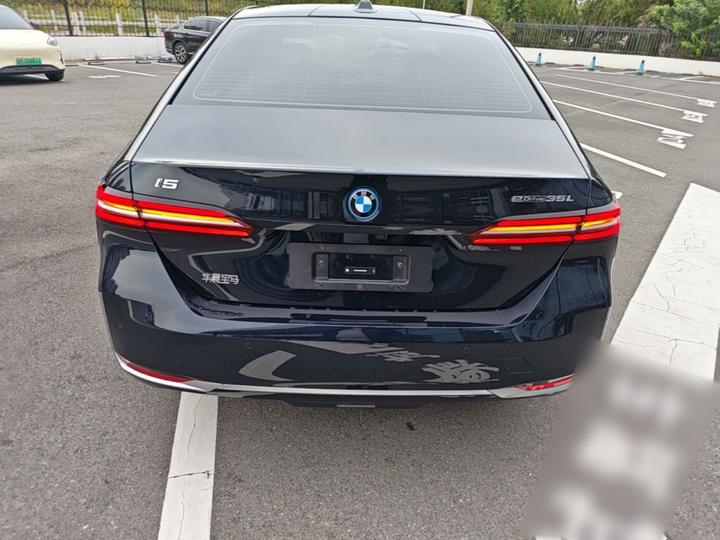 i5 2024 eDrive 35L Exclusive M Sport Package photo 5