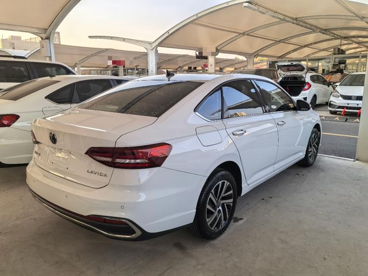 Lavida 2023 Facelift 1.5L AT photo 4