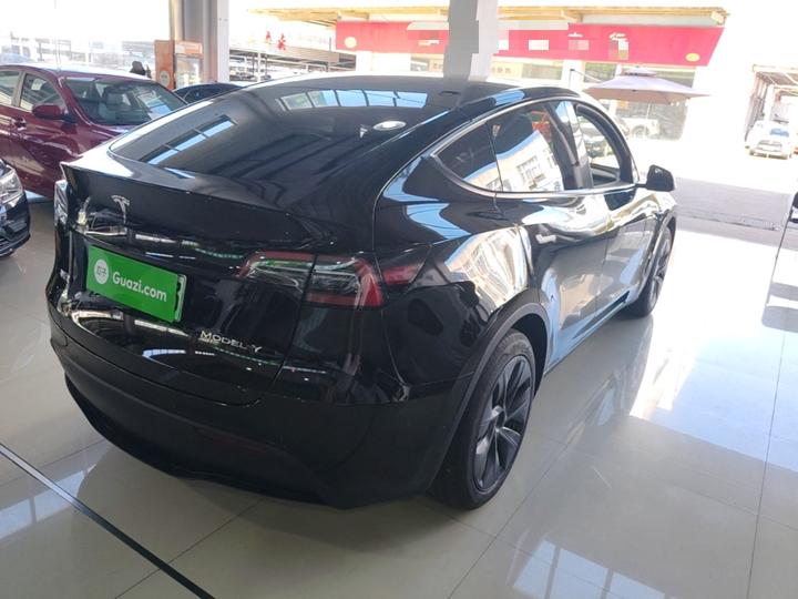 Model Y 2023 RWD photo 4