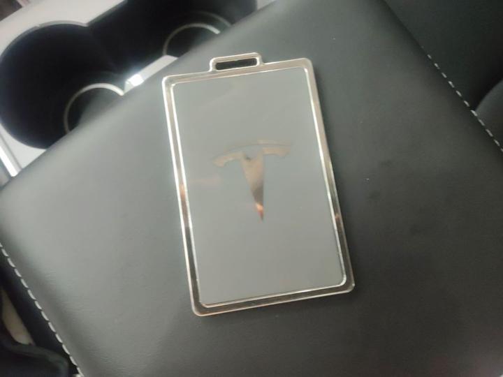 Model Y 2024 RWD photo 8