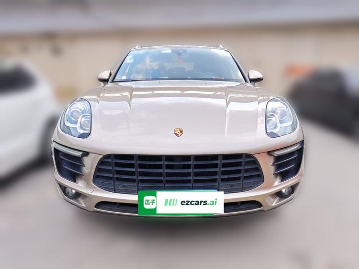2017 Macan 2.0T photo 2