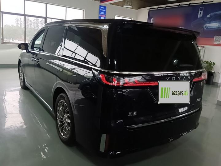 Voyah Dreamer 2024 PHEV Extended Range Flagship photo 4
