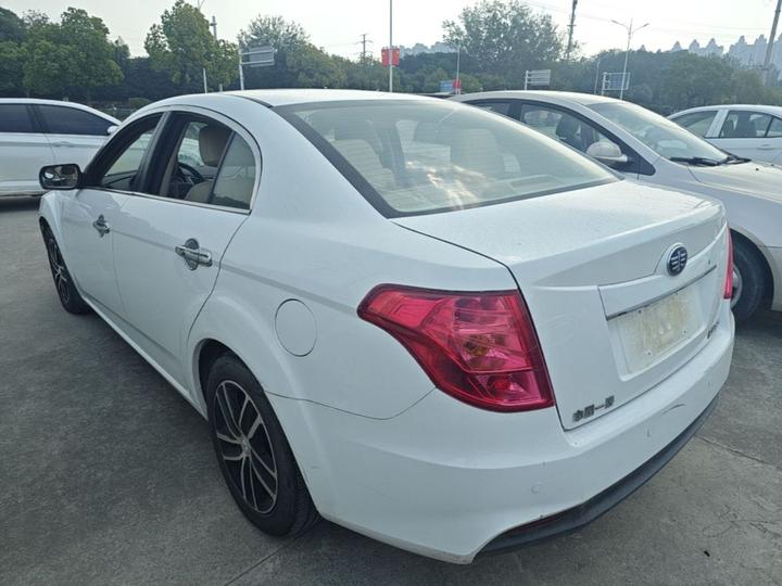 Bestune B50 2013 1.6L AT Luxury photo 4