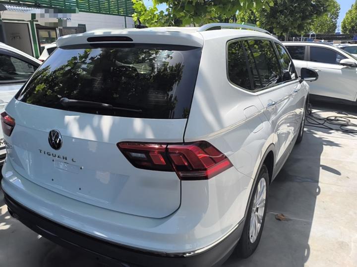 Tiguan L 2024 300TSI AT RWD photo 4