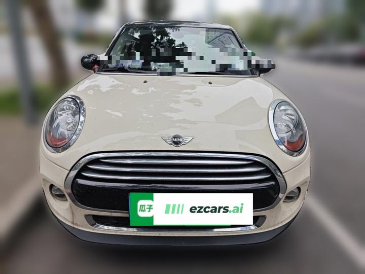 2016 1.5T COOPER 5-Door photo 2