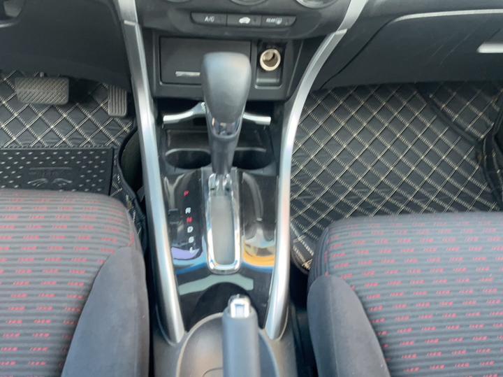 Crider 2016 1.8L CVT Luxury photo 6