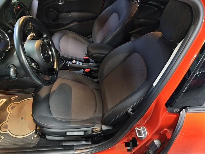 2018 1.5T ONE 5-Door photo 7
