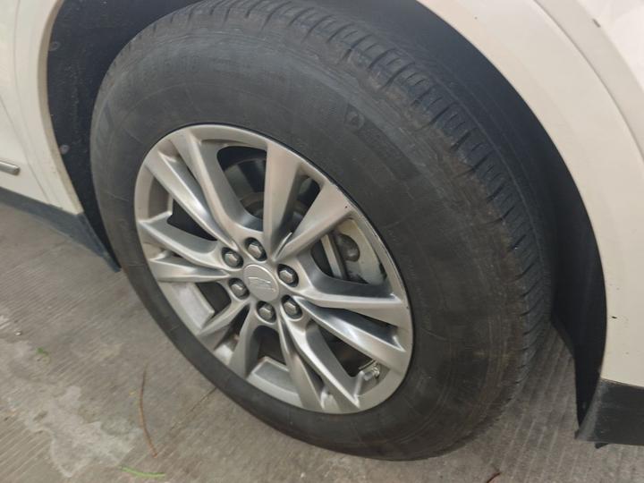 XT5 2020 Facelift 28T Luxury photo 8