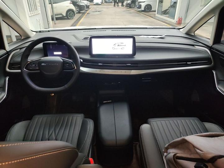 MAXUS Dajia 9 2022 Long Range 7-Seater photo 5