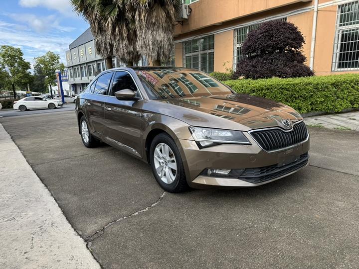 Superb 2016 TSI280 DSG photo 3