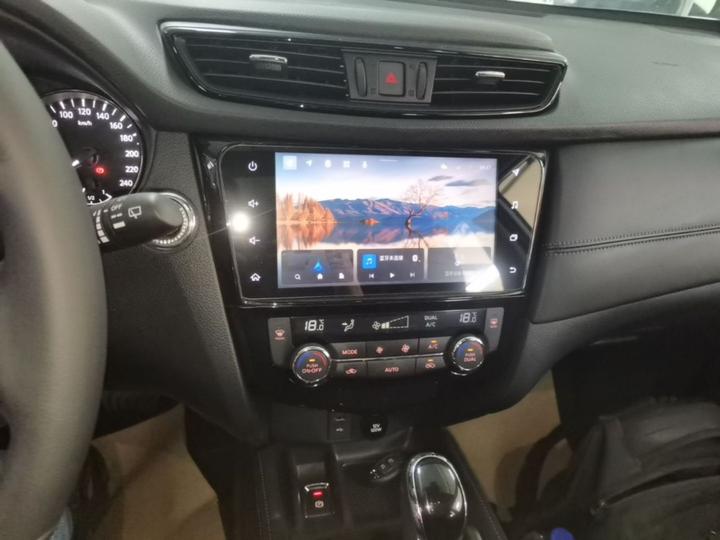 X-Trail 2022 Facelift 2.0L RWD Connected Comfort photo 4