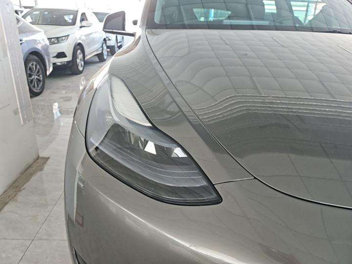 Model Y 2024 RWD photo 8