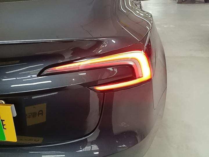 Model 3 2023 RWD photo 7