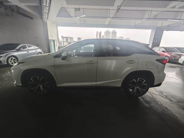 RX 2020 300 AWD Elegant China VI photo 4