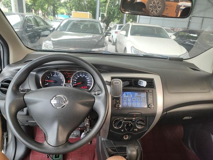 2015 1.6XE CVT Comfort photo 5