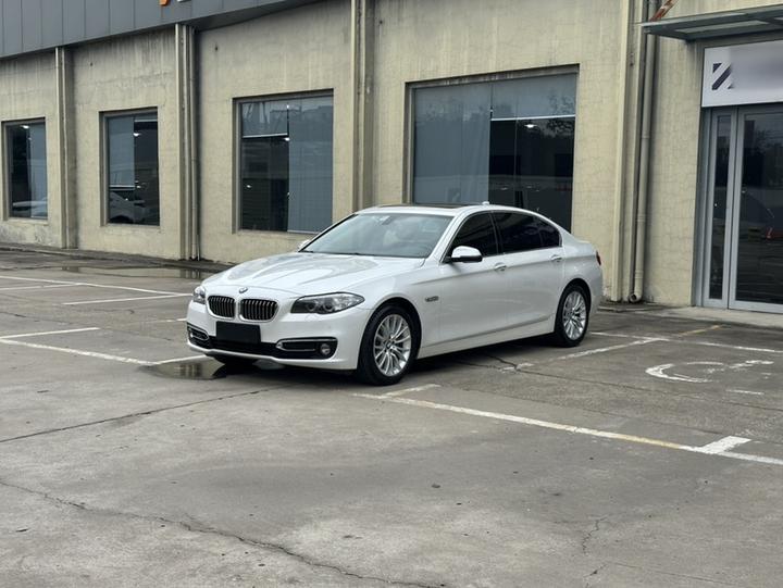 5 Series 2017 525Li Luxury Design Package