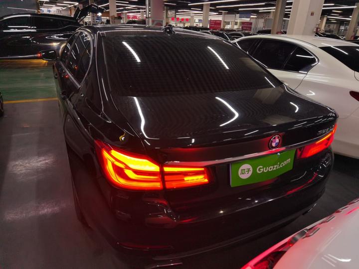 5 Series 2018 528Li Special photo 3
