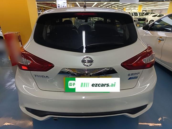 Tiida 2016 1.6L CVT photo 3
