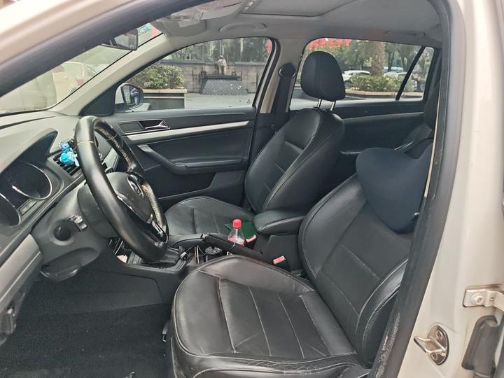 2015 230TSI DSG Comfort photo 7