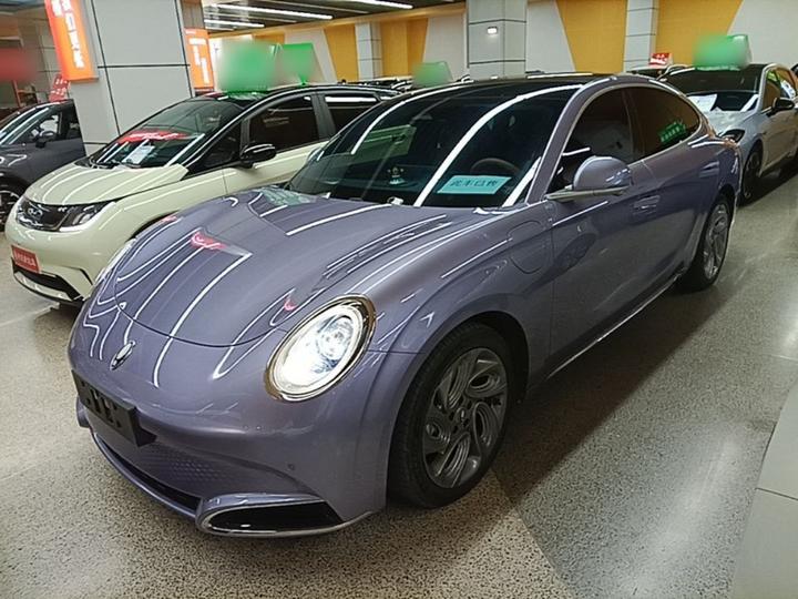 2022 555km Premium