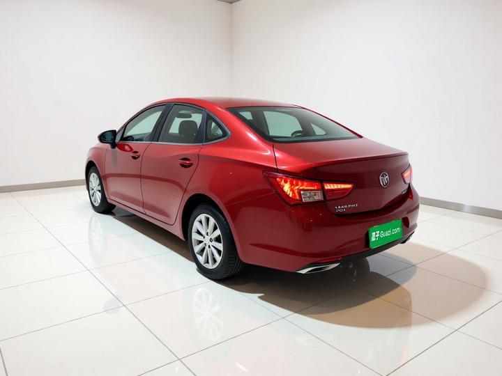 Verano 2015 Sedan 20T DCT Leading photo 4