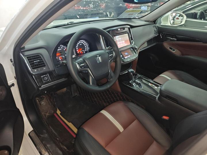 Crown 2017 2.0T Sport photo 8