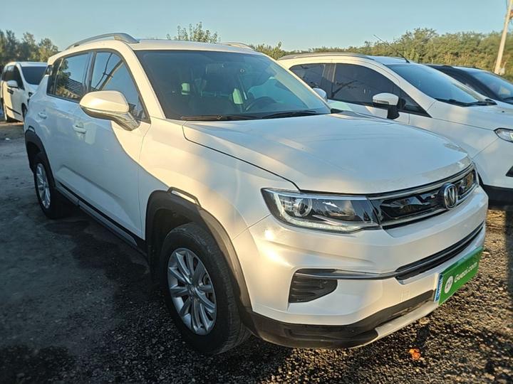 CS35PLUS 2019 1.6L AT Upgraded photo 3