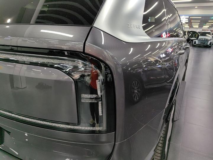 9X 2025 Hyper 70kWh 6-Seater photo 7