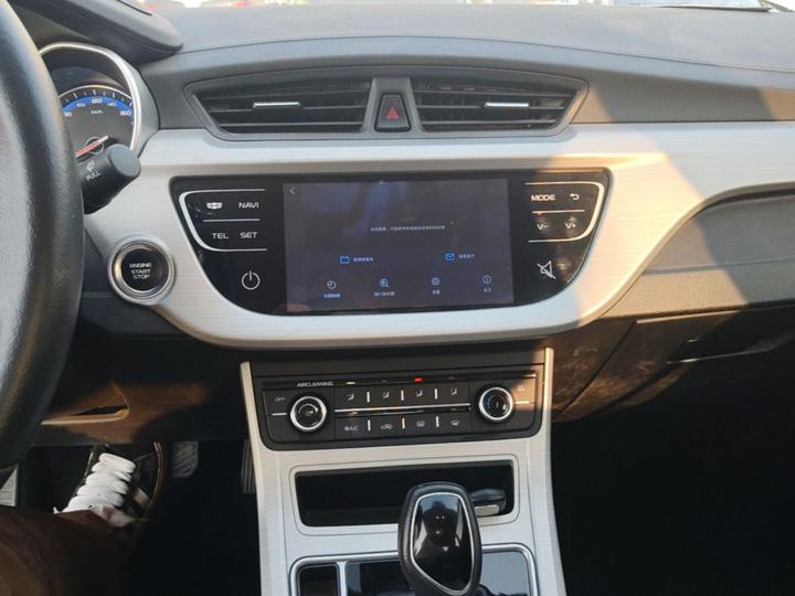 Vision 2018 1.5L AT photo 8